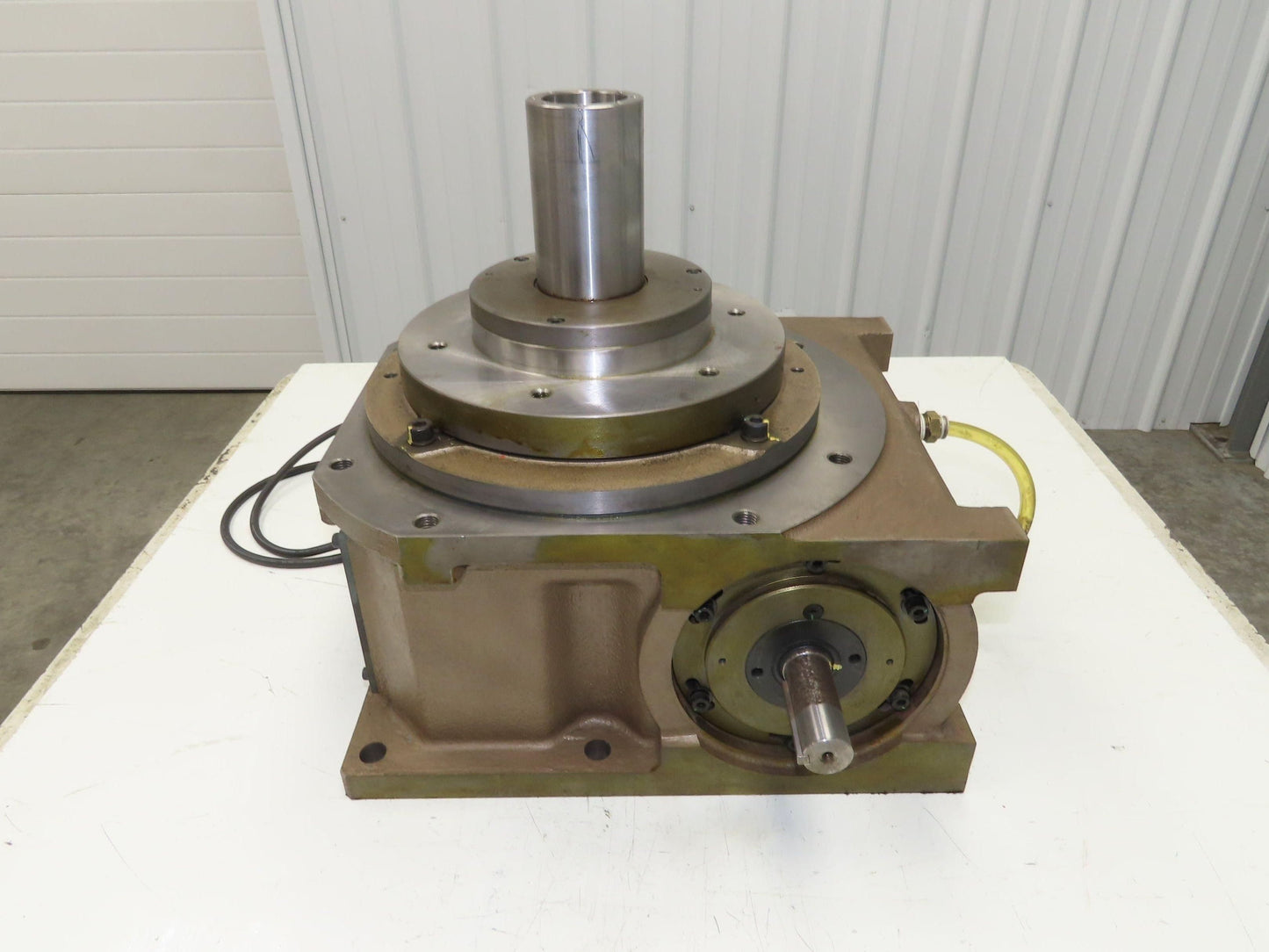 CKD RGIT140-008300S1F1 Rotary Indexer Table 8-Stop 300° 230V 3PH 40:1 Drive