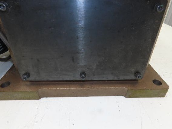 CKD RGIT140-008300S1F1 Rotary Indexer Table 8-Stop 300° 230V 3PH 30:1 Drive