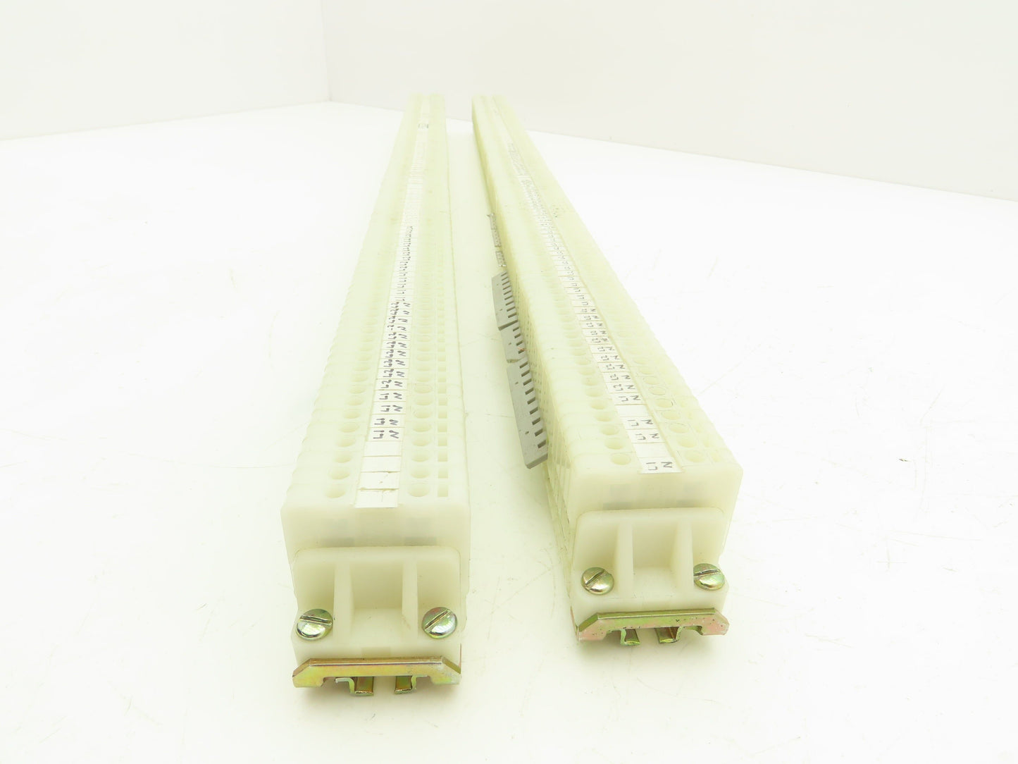 Allen Bradley Bul. 1492 Style H Terminal DIN Rails Lot of 232