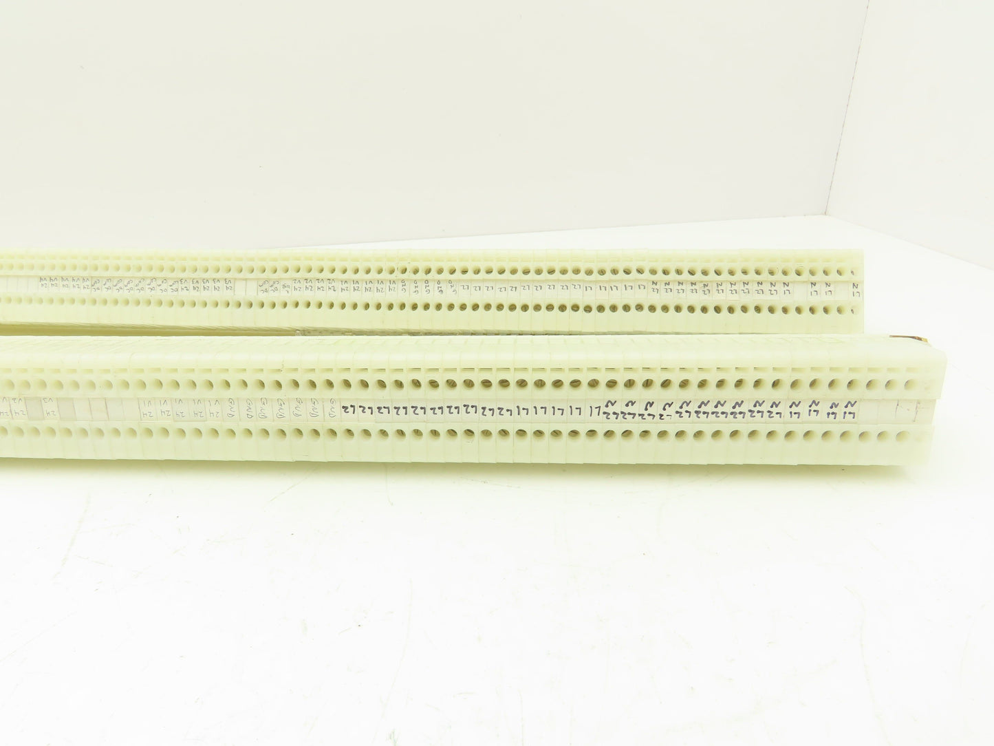 Allen Bradley Bul. 1492 Style H Terminal DIN Rails Lot of 232