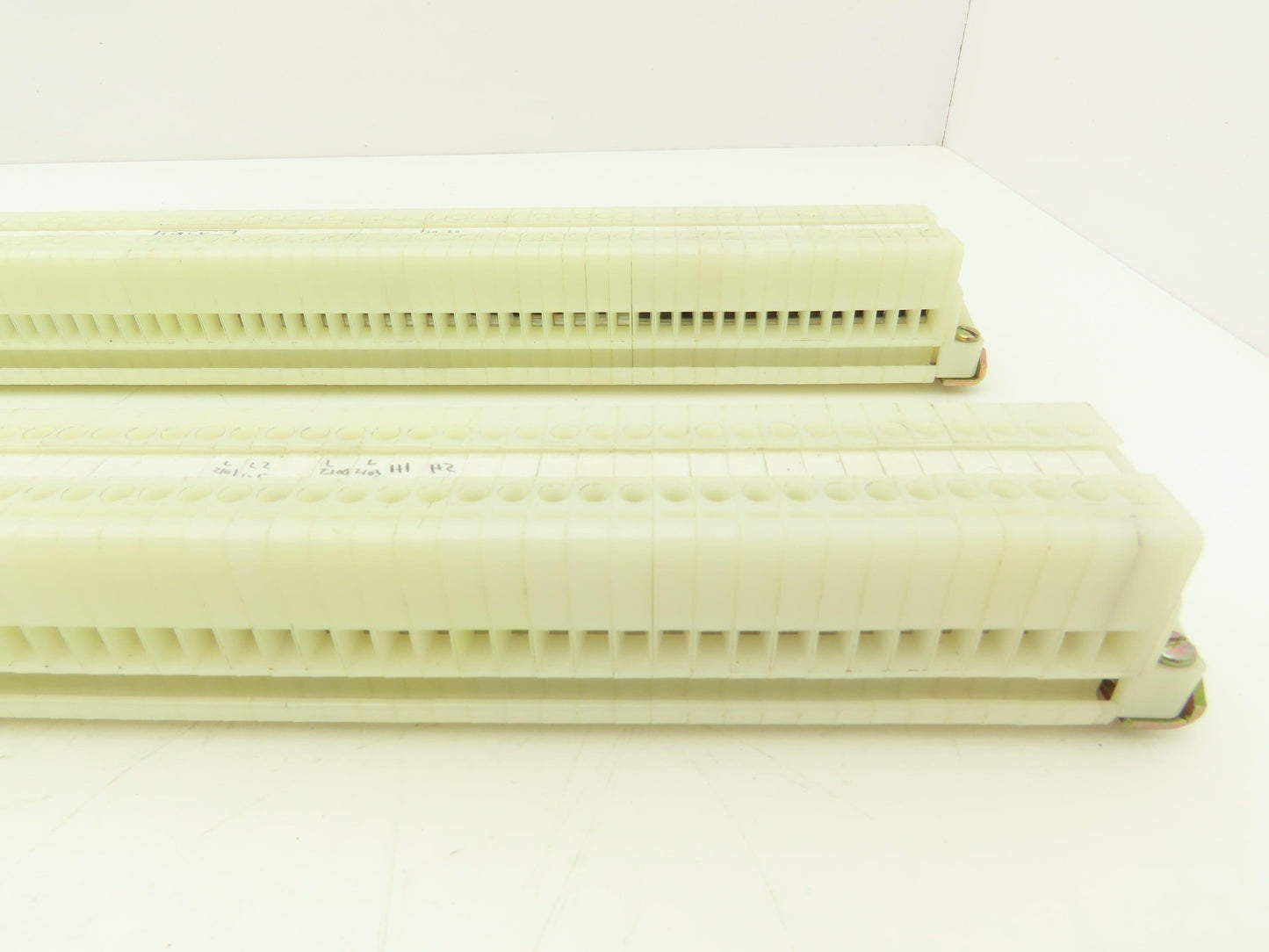 Allen Bradley Bul. 1492 Style H Terminal DIN Rails Lot of 232