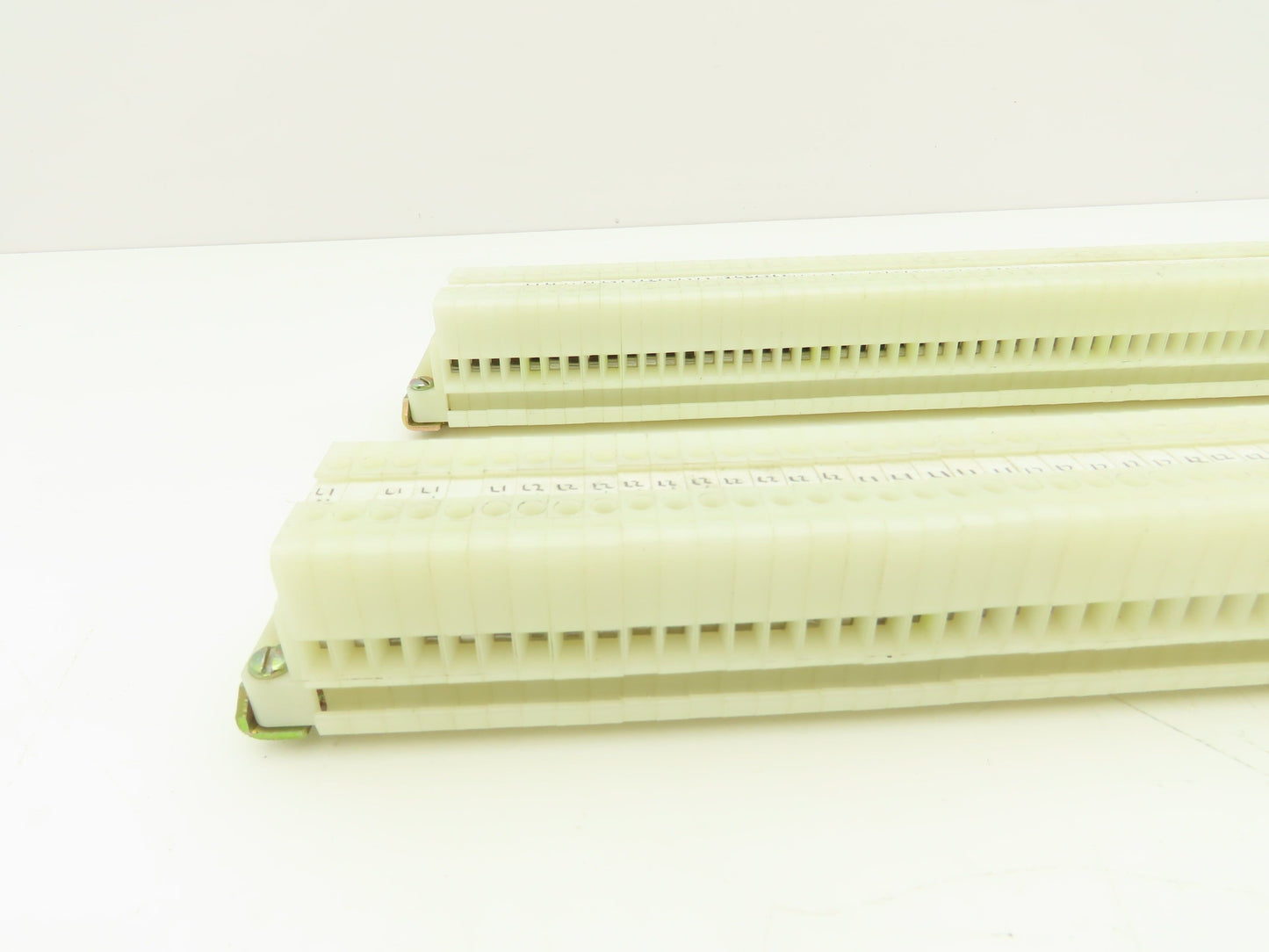 Allen Bradley Bul. 1492 Style H Terminal DIN Rails Lot of 232