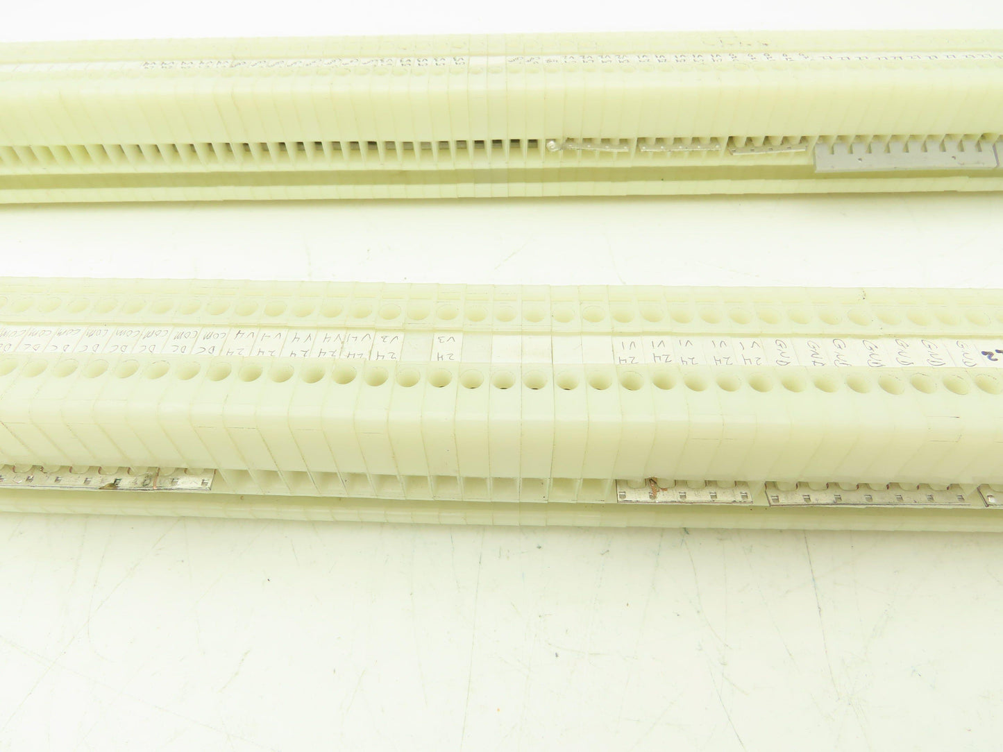 Allen Bradley Bul. 1492 Style H Terminal DIN Rails Lot of 232