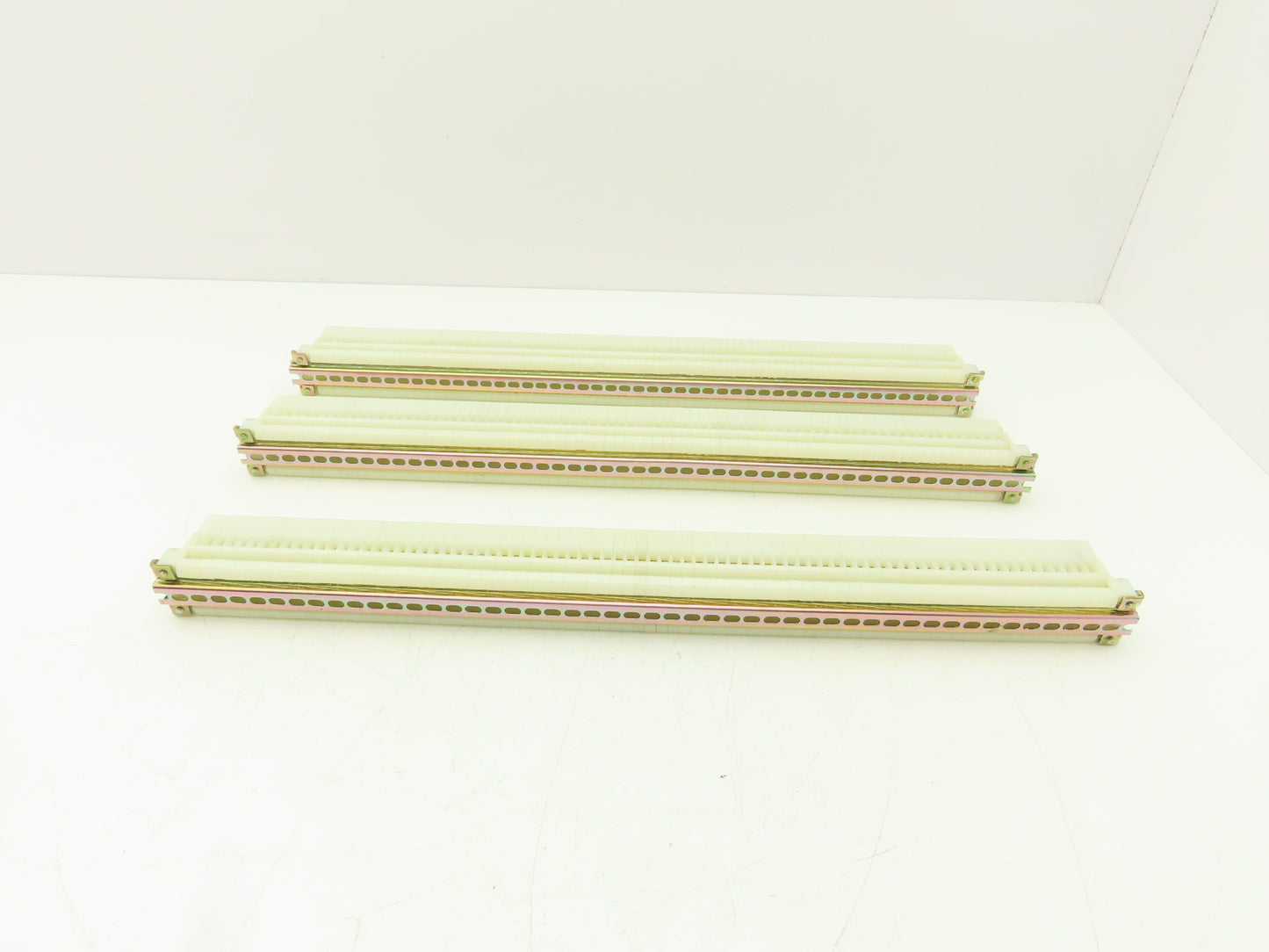 Allen Bradley Bul. 1492 Style H Terminal DIN Rails Lot of 237