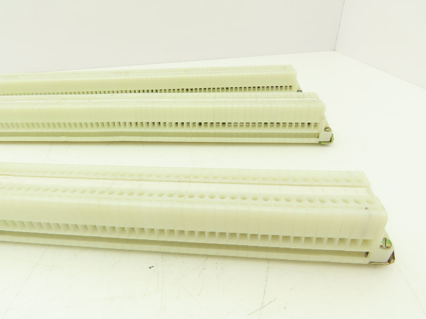 Allen Bradley Bul. 1492 Style H Terminal DIN Rails Lot of 237