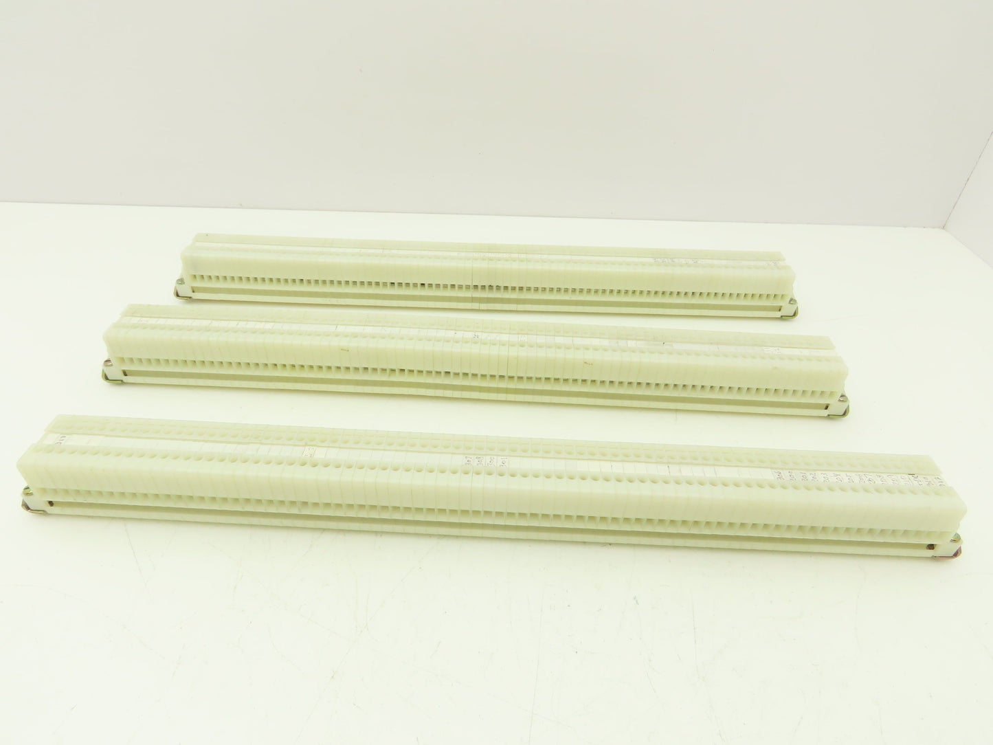 Allen Bradley Bul. 1492 Style H Terminal DIN Rails Lot of 237