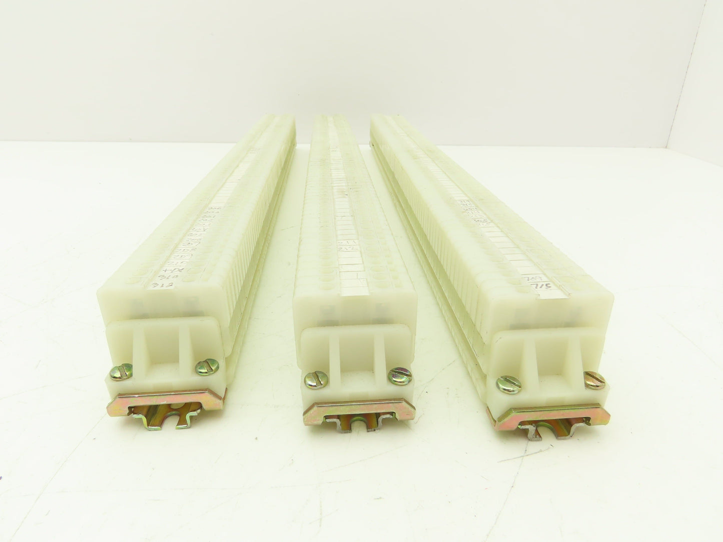 Allen Bradley Bul. 1492 Style H Terminal DIN Rails Lot of 237