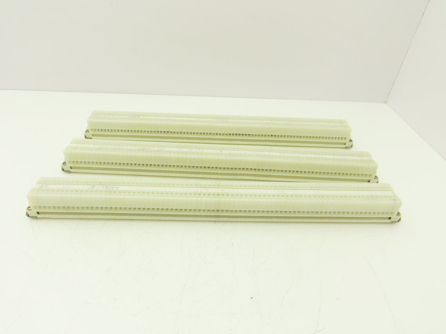 Allen Bradley Bul. 1492 Style H Terminal DIN Rails Lot of 237