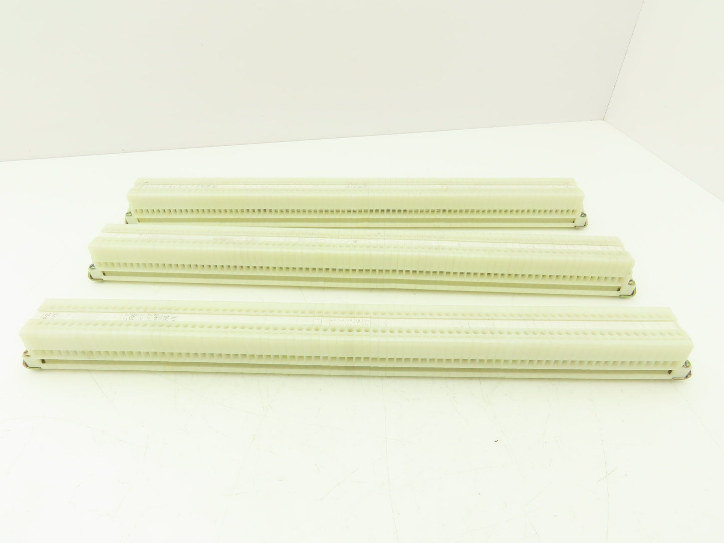 Allen Bradley Bul. 1492 Style H Terminal DIN Rails Lot of 237