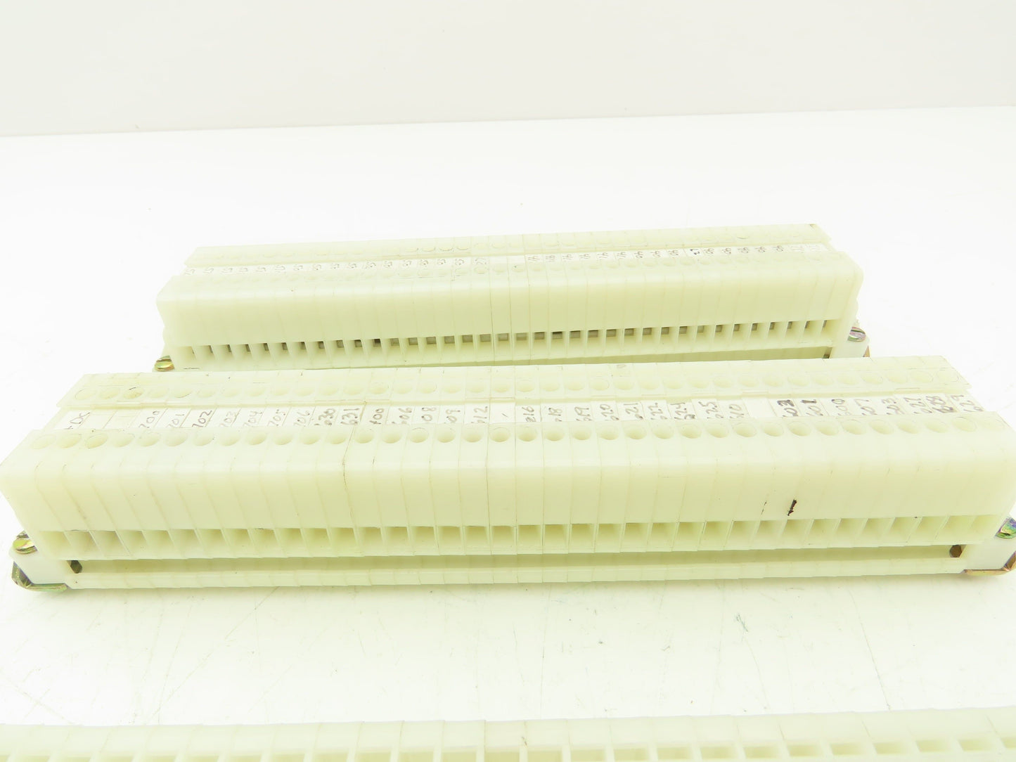 Allen Bradley Bul. 1492 Style H Terminal DIN Rails Lot of 136