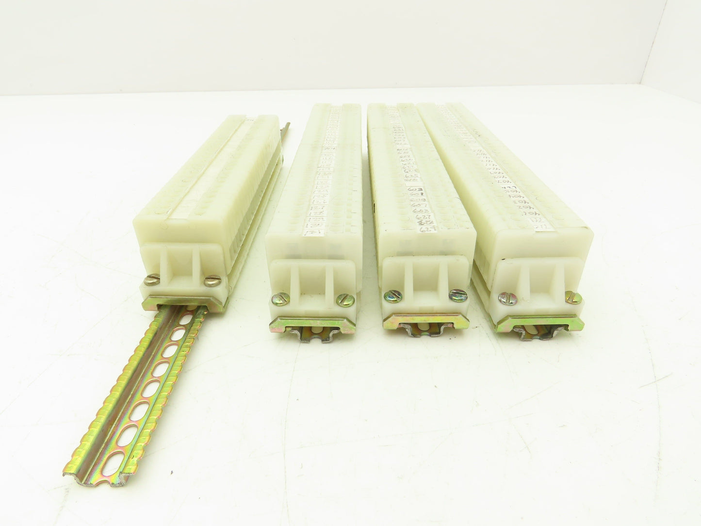 Allen Bradley Bul. 1492 Style H Terminal DIN Rails Lot of 136