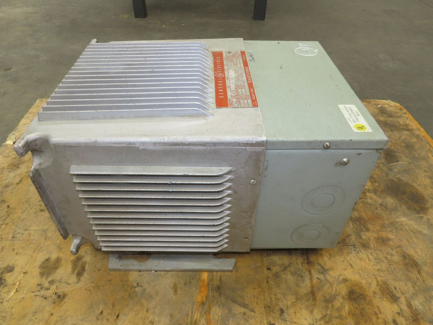 GE 9T21B9109 Stepdown Power Transformer 15 kVA 1Ph HV 480V LV 120/240V