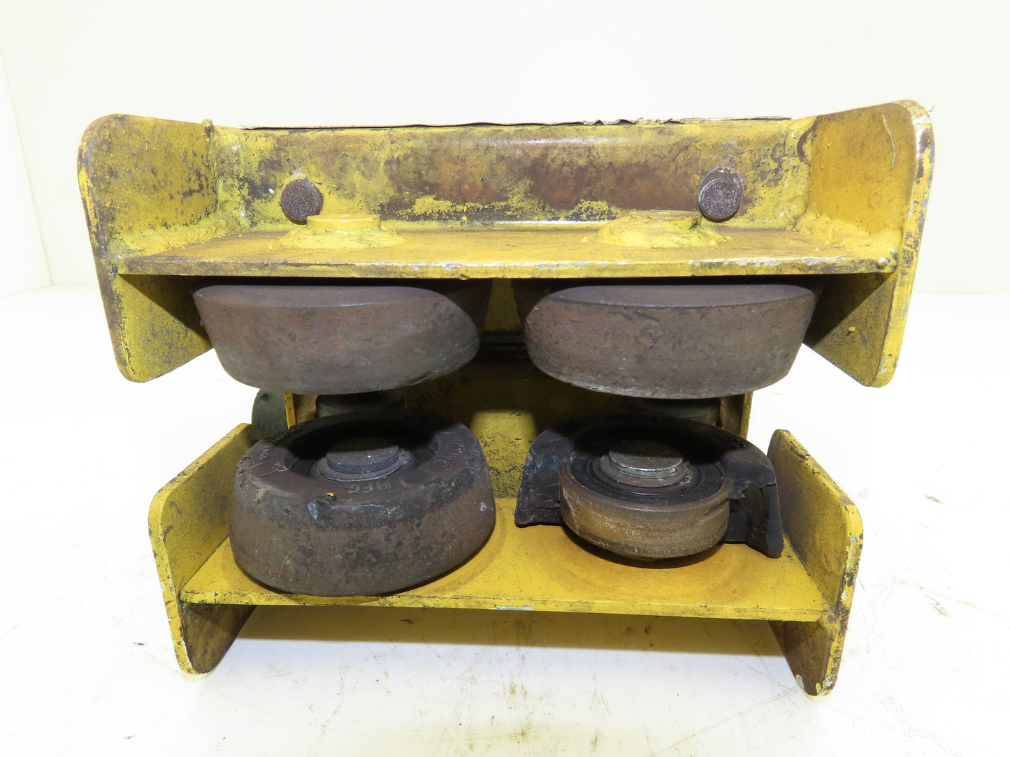 Aero-Motive Pow-R-Belt 0674431 Festoon Flat Cable Lead Trolley *Bad Wheel*