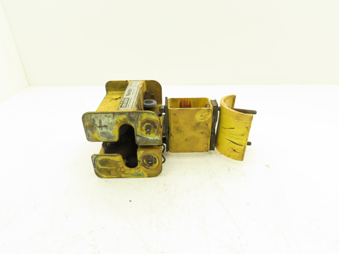 Aero-Motive Pow-R-Belt 0674431 Festoon Flat Cable Lead Trolley *Bad Wheel*