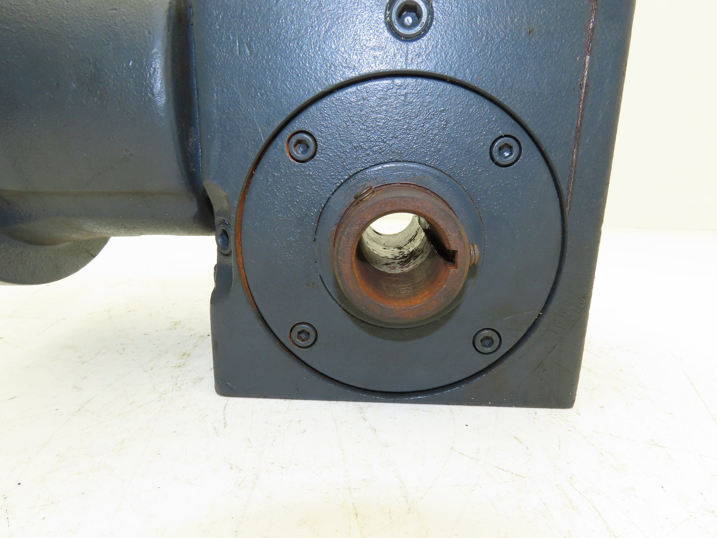 Hub City 213 Worm Gearbox 10:1 Reducer 2.5Hp 175 RPM 56C Hollow Shaft Style L
