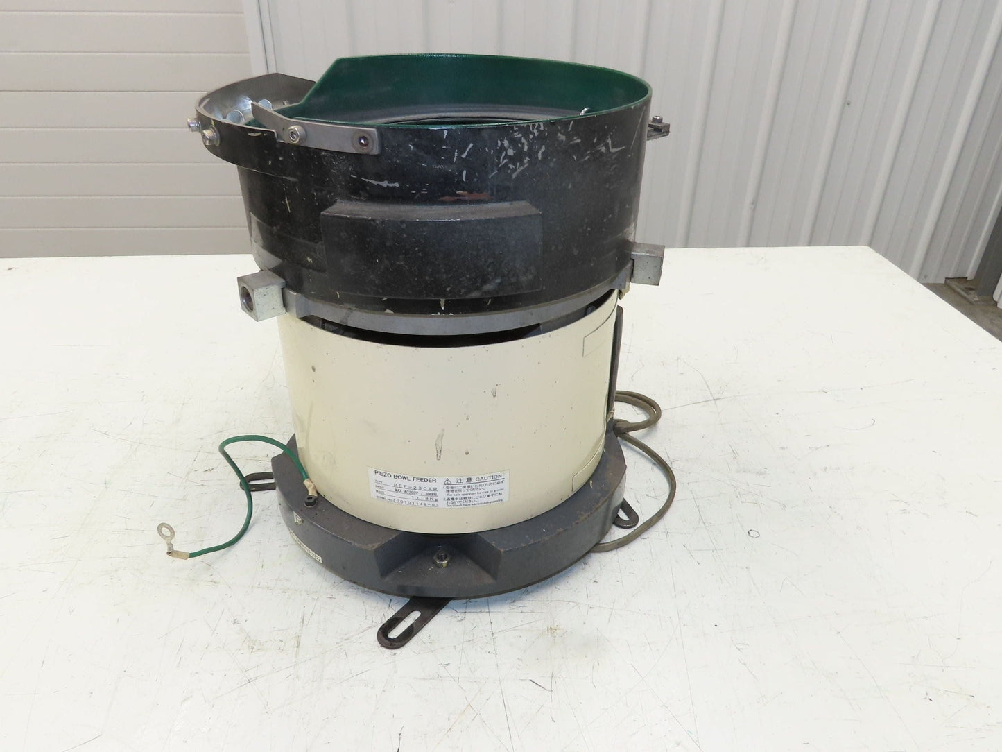 Piezo Vibratory Bowl Feeder 230mm Base Small Parts Sorter 15/32" Pin