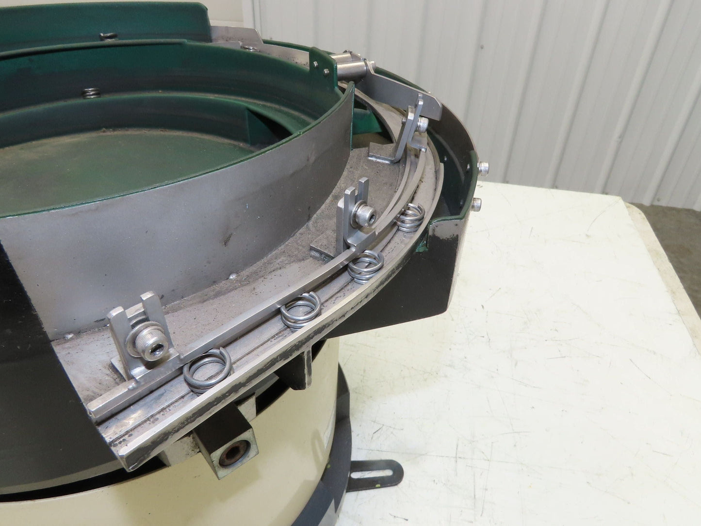 Piezo Vibratory Bowl Feeder 300mm Base Small Parts Sorter Metal Spring