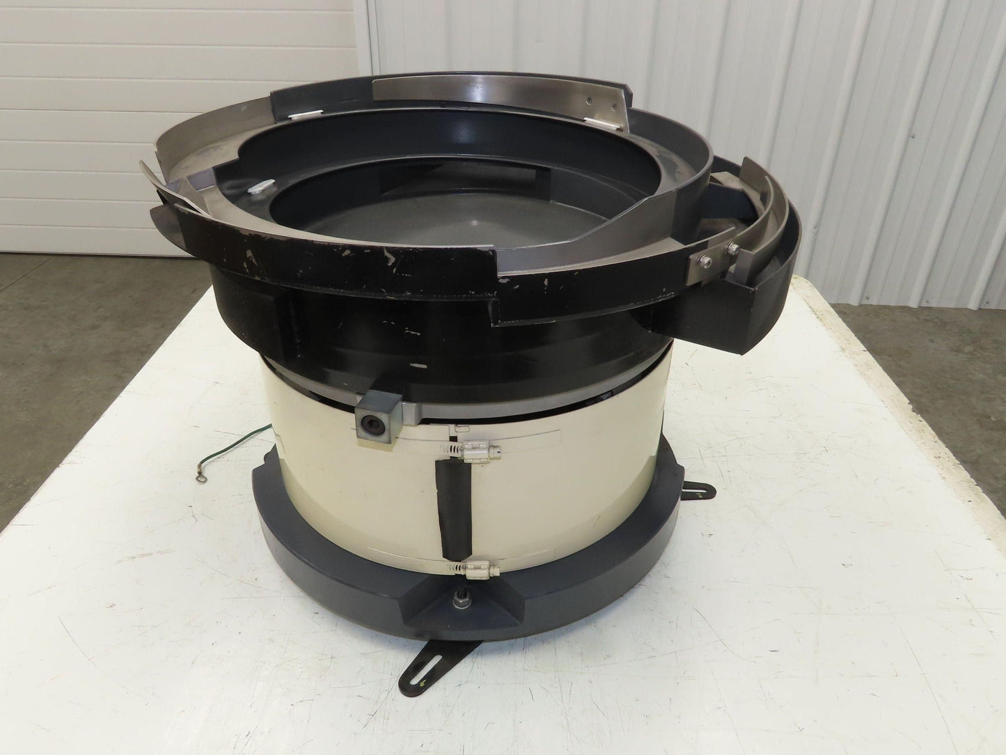 Piezo Vibratory Bowl Feeder 390mm Base Small Parts Sorter Plastic Spacer