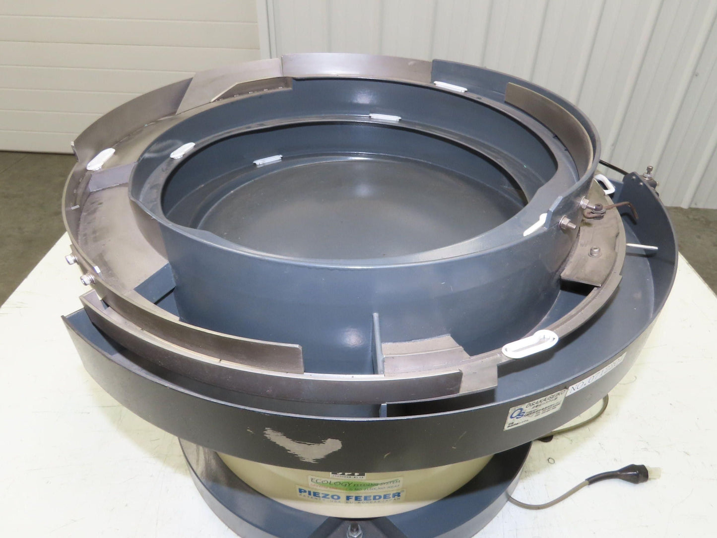 Piezo Vibratory Bowl Feeder 390mm Base Small Parts Sorter Plastic Spacer