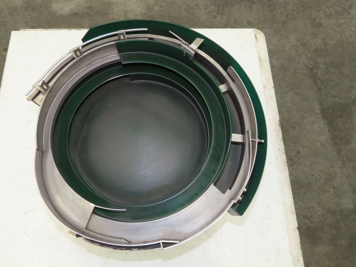 Piezo Vibratory Bowl Feeder 390mm Base Small Parts Sorter Metal Spring