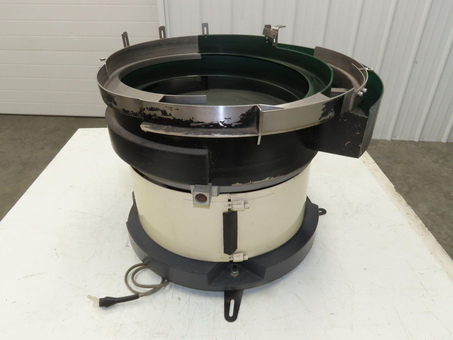 Piezo Vibratory Bowl Feeder 390mm Base Small Parts Sorter Metal Spring
