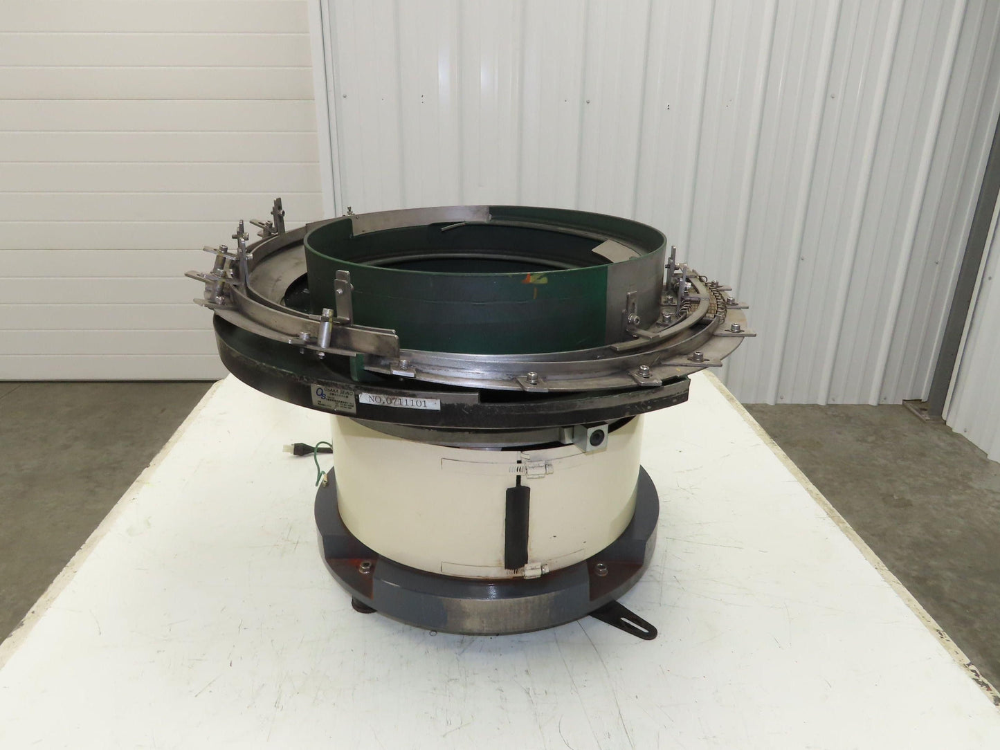 Piezo Vibratory Bowl Feeder 390mm Base Small Parts Sorter Metal Spring