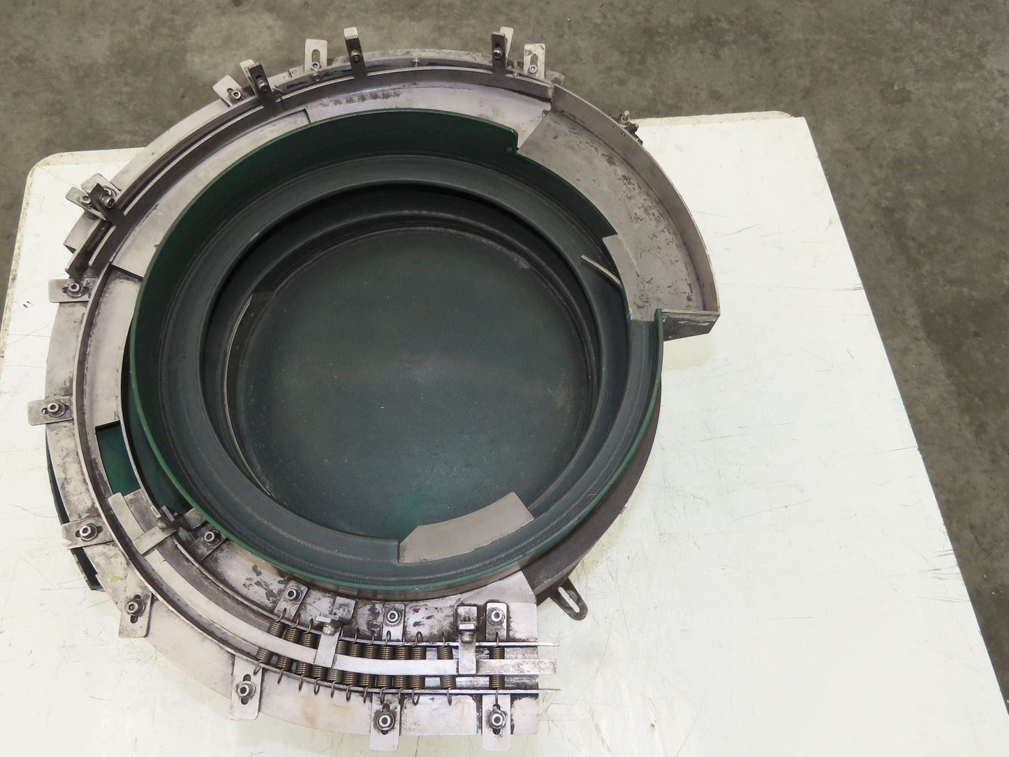 Piezo Vibratory Bowl Feeder 390mm Base Small Parts Sorter Metal Spring