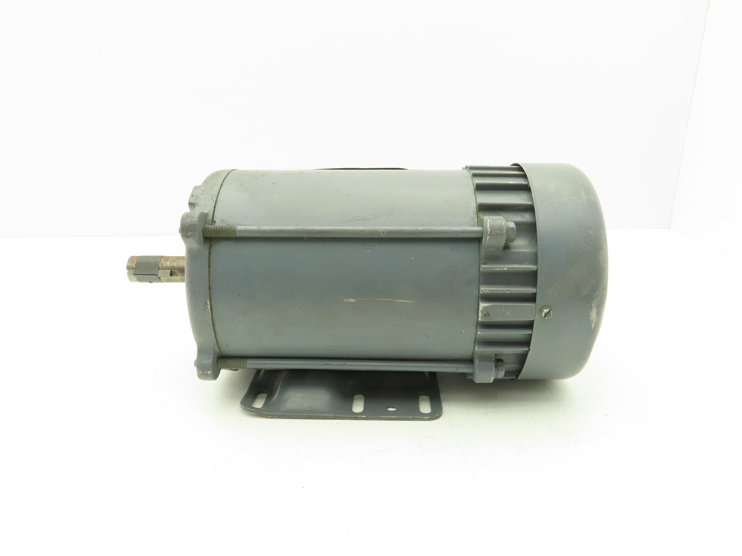 Dayton LR-31113 3N333A AC Motor 1.5HP 1740RPM 230/460V 145TC