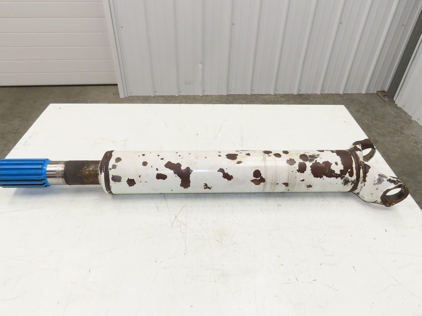 Oshkosh F-2146 Spicer Slip Yoke 16 Spline Rear Drive Shaft 39-1/2" Long U-joint