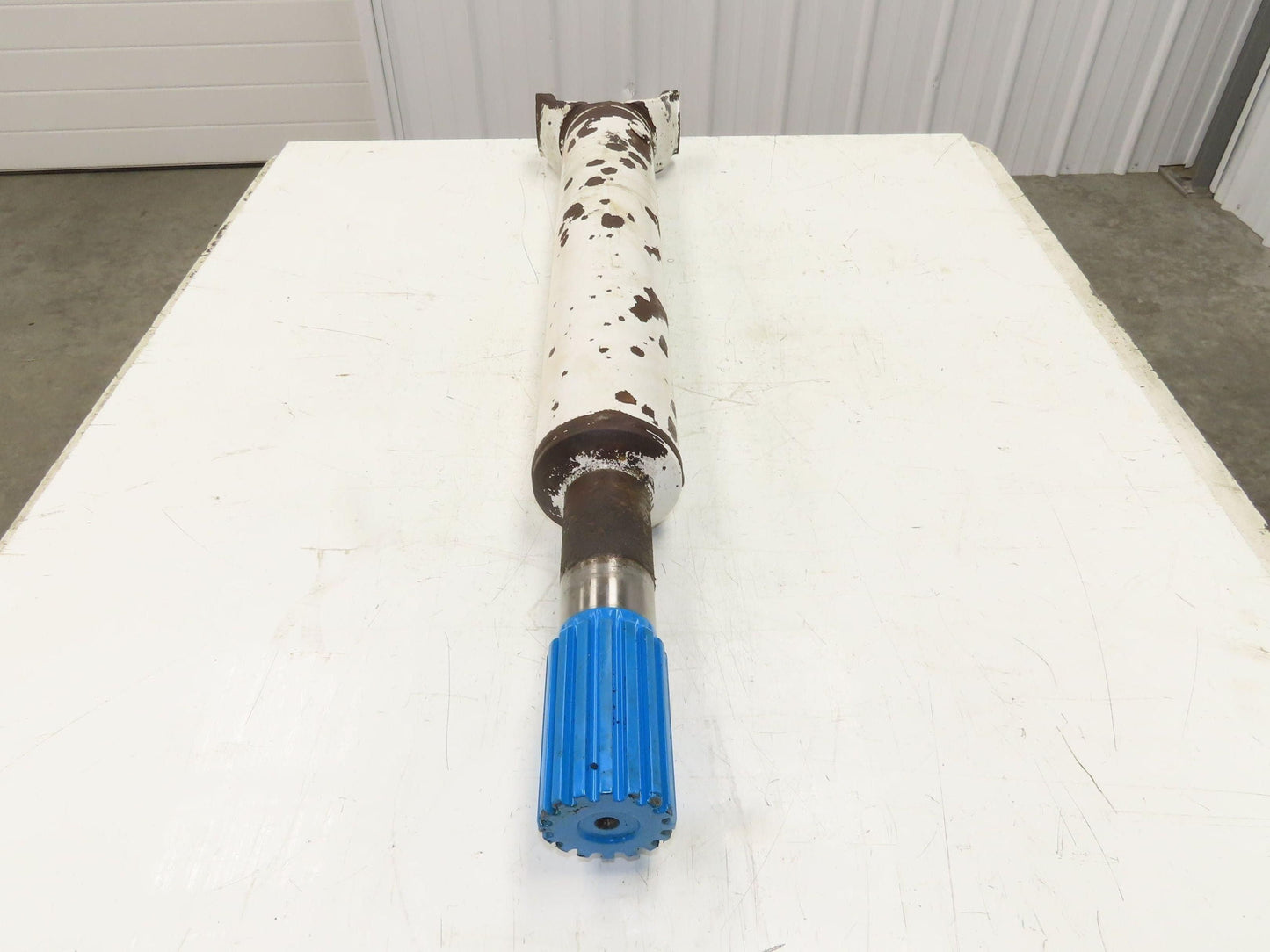 Oshkosh F-2146 Spicer Slip Yoke 16 Spline Rear Drive Shaft 39-1/2" Long U-joint