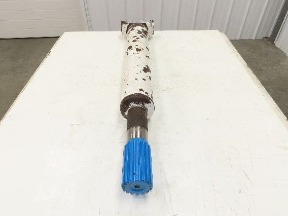 Oshkosh F-2146 Spicer Slip Yoke 16 Spline Rear Drive Shaft 39-1/2" Long U-joint