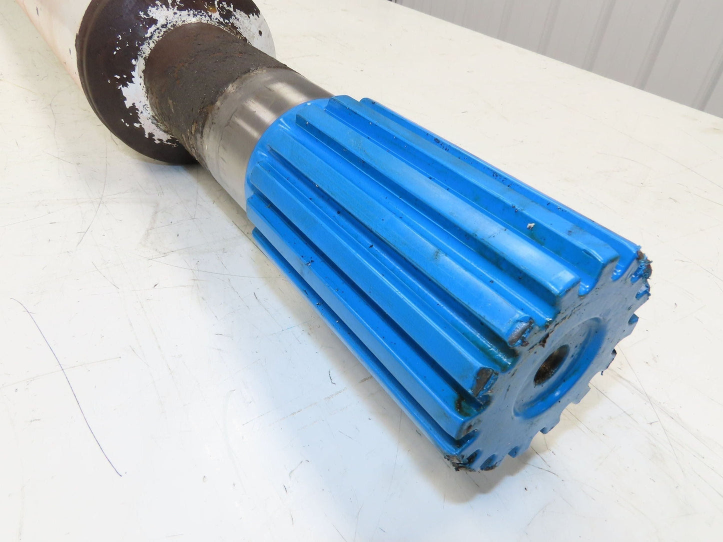 Oshkosh F-2146 Spicer Slip Yoke 16 Spline Rear Drive Shaft 39-1/2" Long U-joint