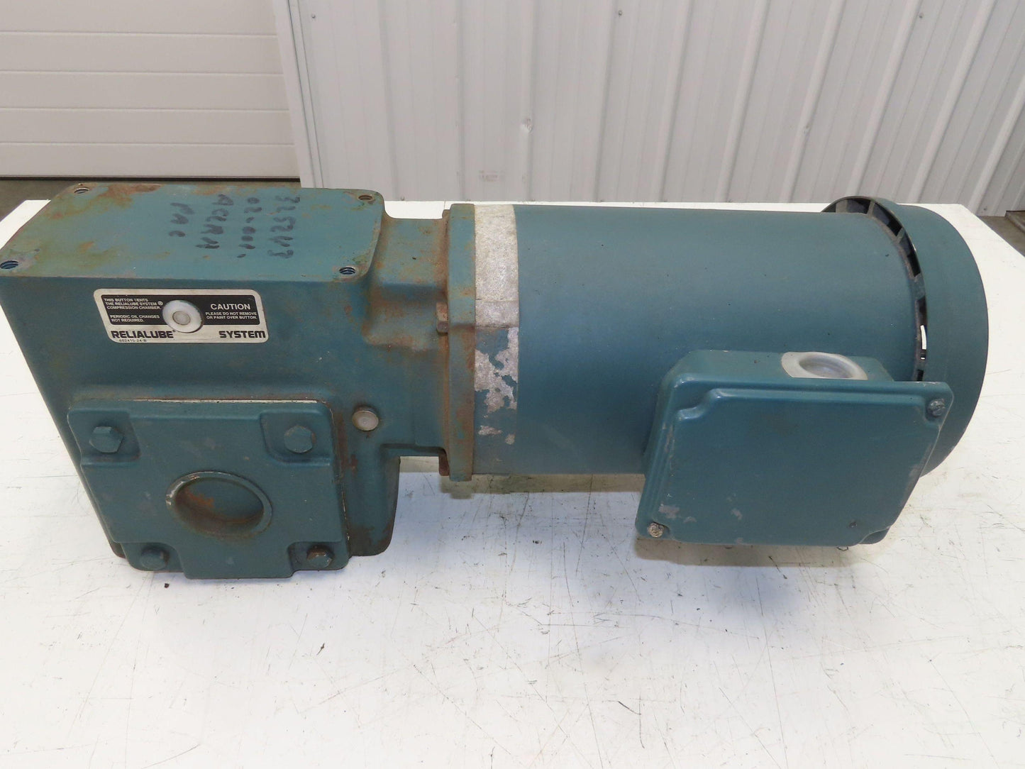 Dodge Reliance MR94622L1 15:1 Gearmotor 116 RPM 2Hp 230/460V 3PH RH 145TC