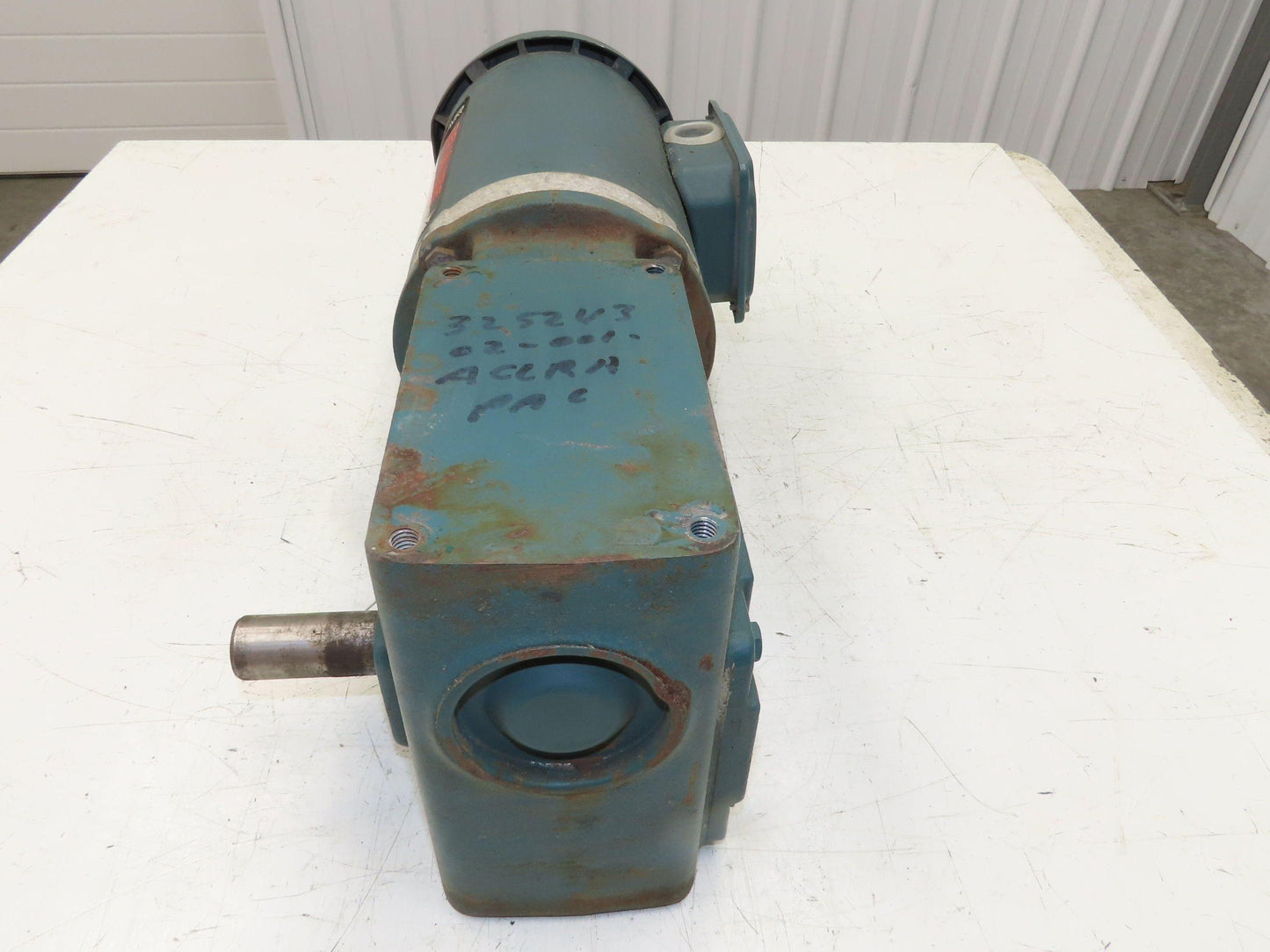 Dodge Reliance MR94622L1 15:1 Gearmotor 116 RPM 2Hp 230/460V 3PH RH 145TC