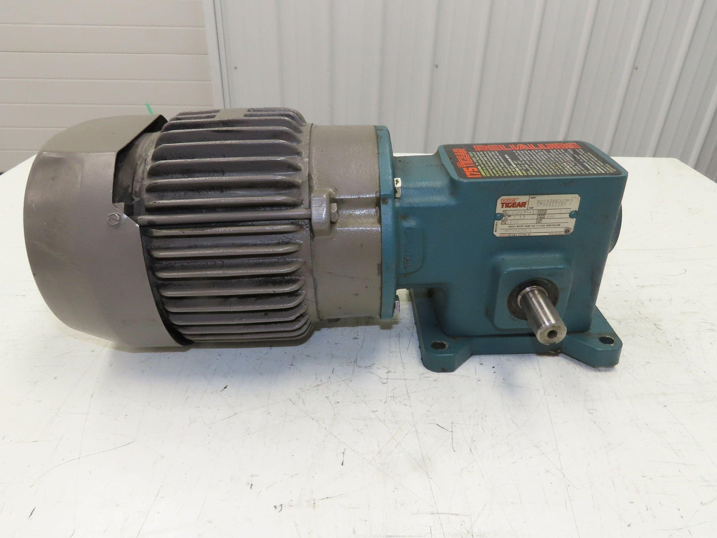 Dodge Tigear M054386003PS 15:1 Gearmotor 115 RPM 1Hp 230/460V 3PH RH 143TC