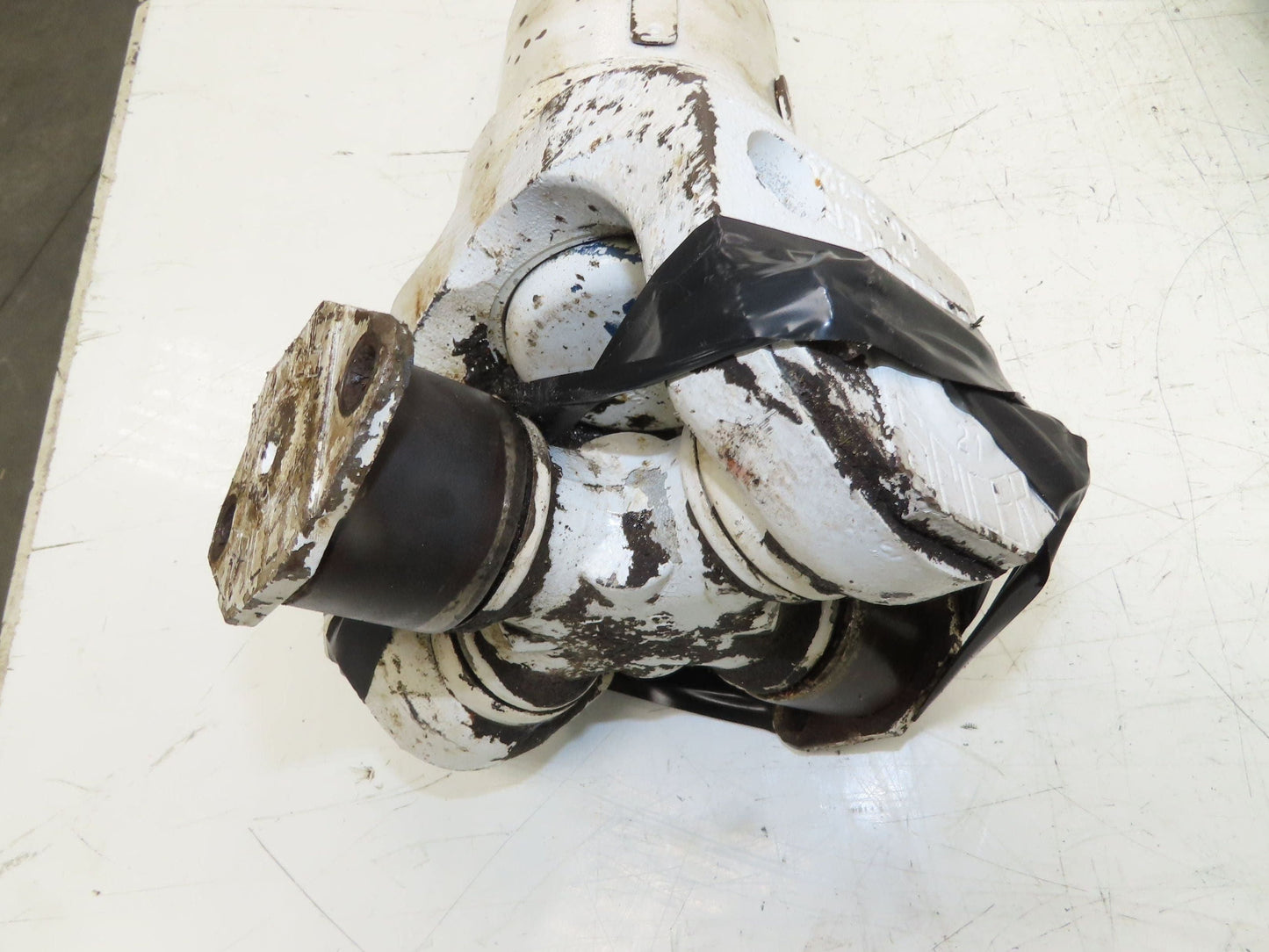 Oshkosh C6-3-129 Spicer Slip Yoke 16 Spline 67" Drive Shaft U-Joint Rockwell