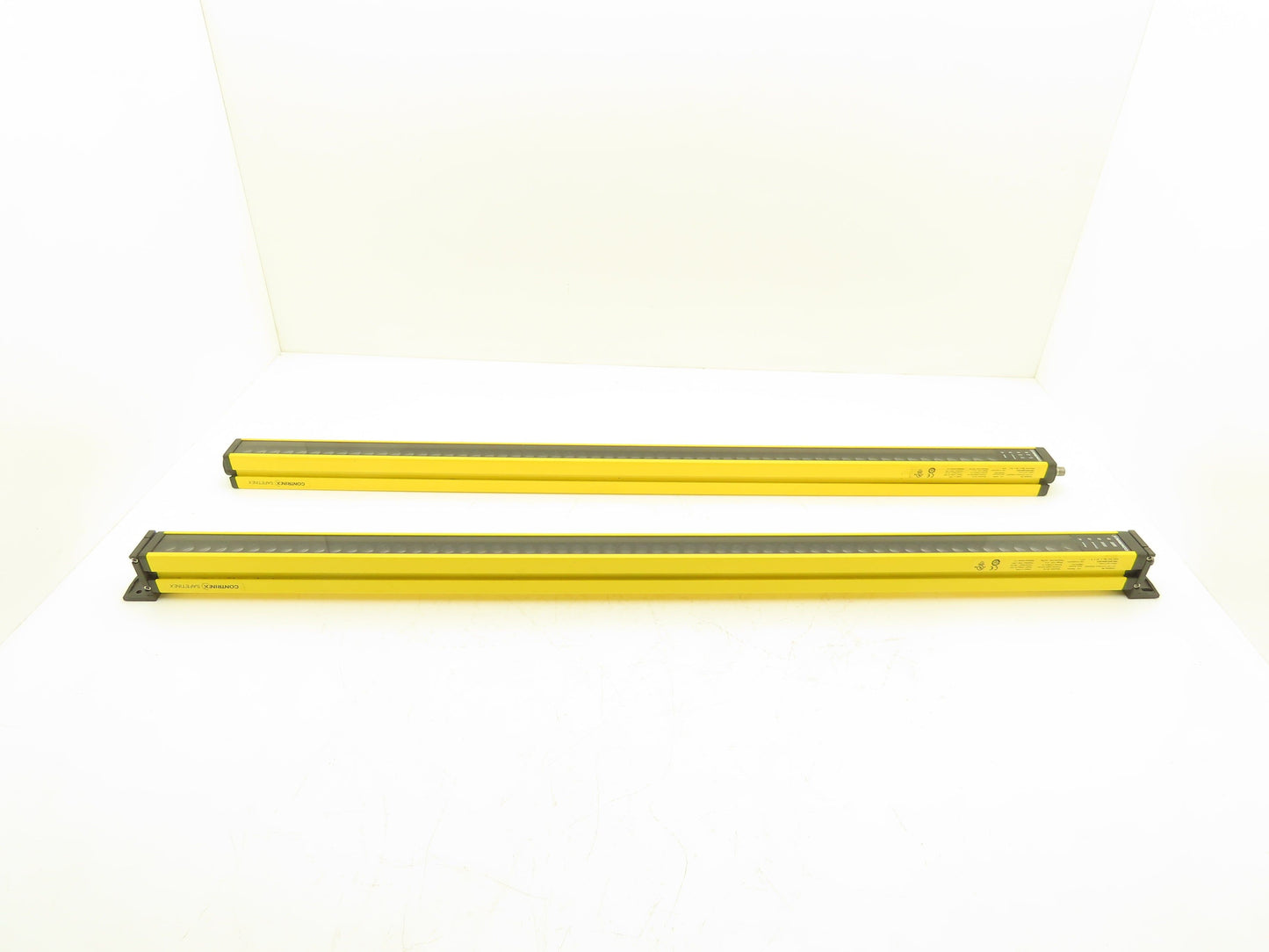 Contrinex Safety Light Curtain Sender Receiver Set 924mm YBB-30*4-0900-G012