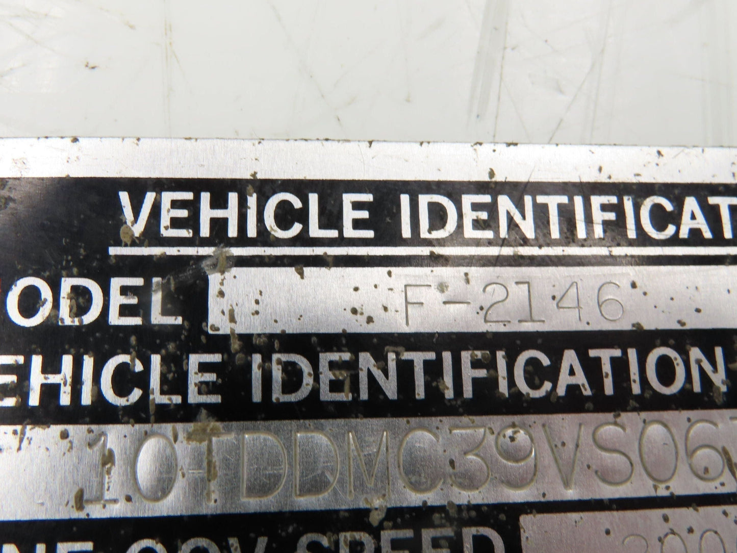 Oshkosh F-2146 Spicer Slip Yoke 16 Spline Rear Drive Shaft 35" Long U-joint