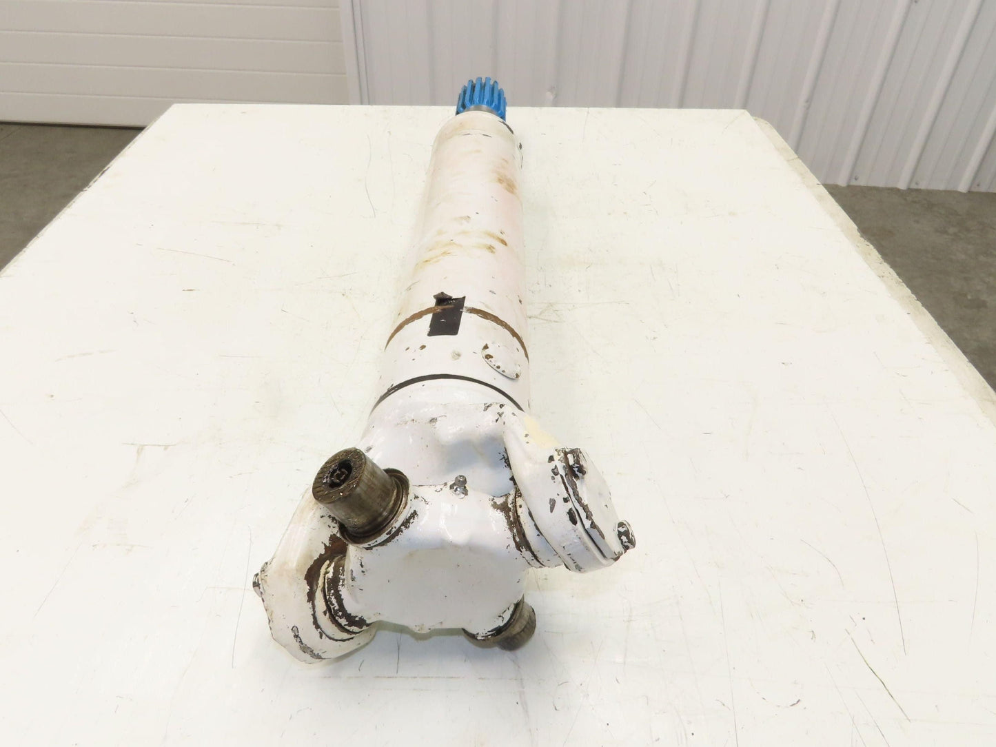 Oshkosh F-2146 Spicer Slip Yoke 16 Spline Rear Drive Shaft 35" Long U-joint