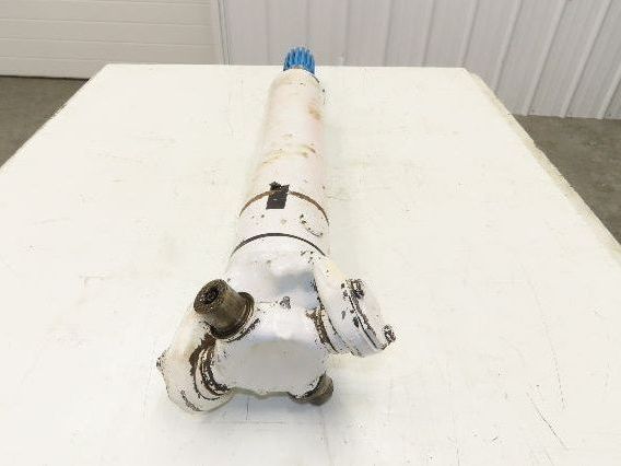 Oshkosh F-2146 Spicer Slip Yoke 16 Spline Rear Drive Shaft 35" Long U-joint