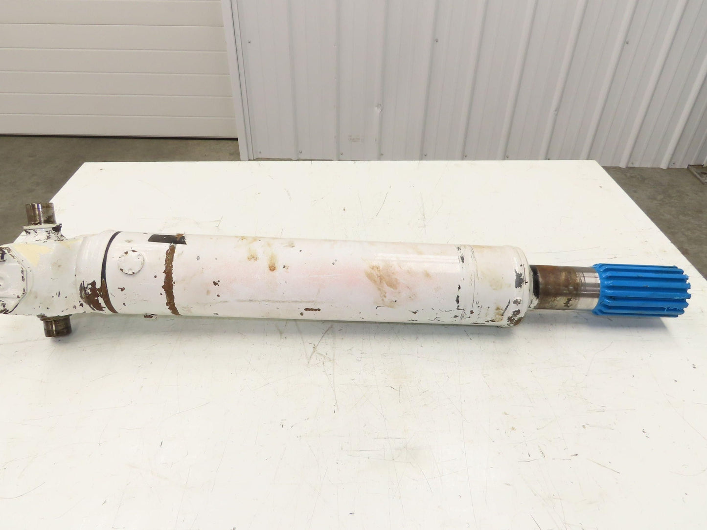 Oshkosh F-2146 Spicer Slip Yoke 16 Spline Rear Drive Shaft 35" Long U-joint