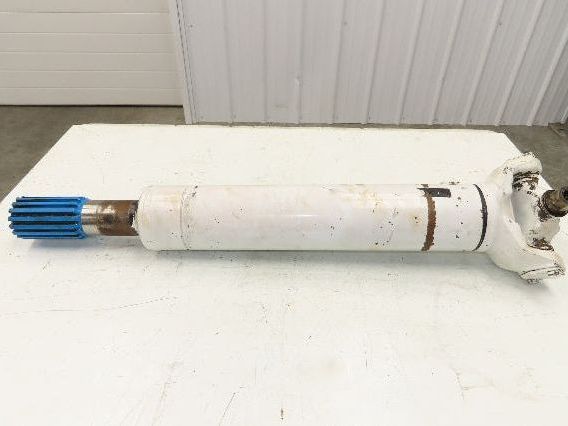 Oshkosh F-2146 Spicer Slip Yoke 16 Spline Rear Drive Shaft 35" Long U-joint