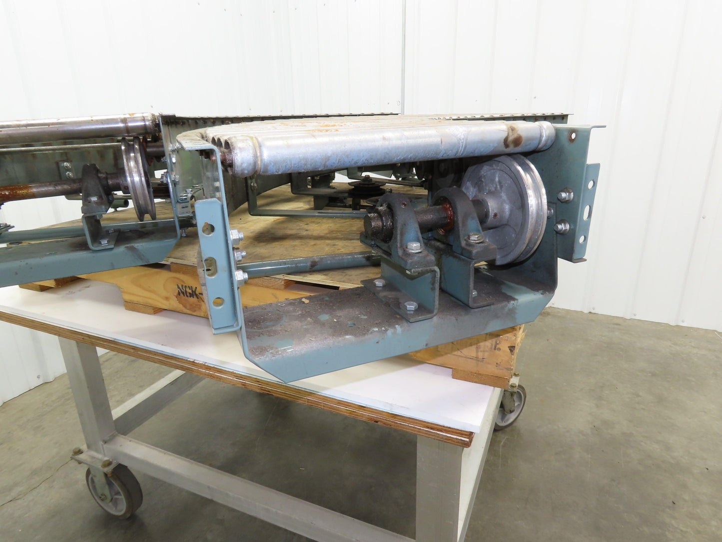 Hytrol 90° Curve Roller Conveyor 18"W 16"BF V-Belt Slave Drive 1-3/8" Roller