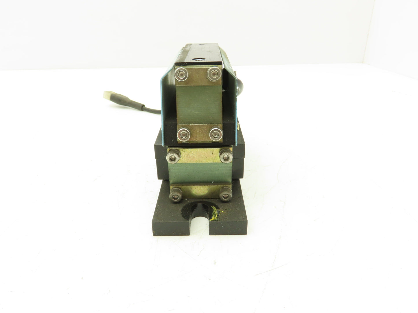 Osaka Seiko Small Parts Feeder Linear Conveyor Vibration Magnetic Motor 200V