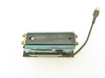 Osaka Seiko Small Parts Feeder Linear Conveyor Vibration Magnetic Motor 200V