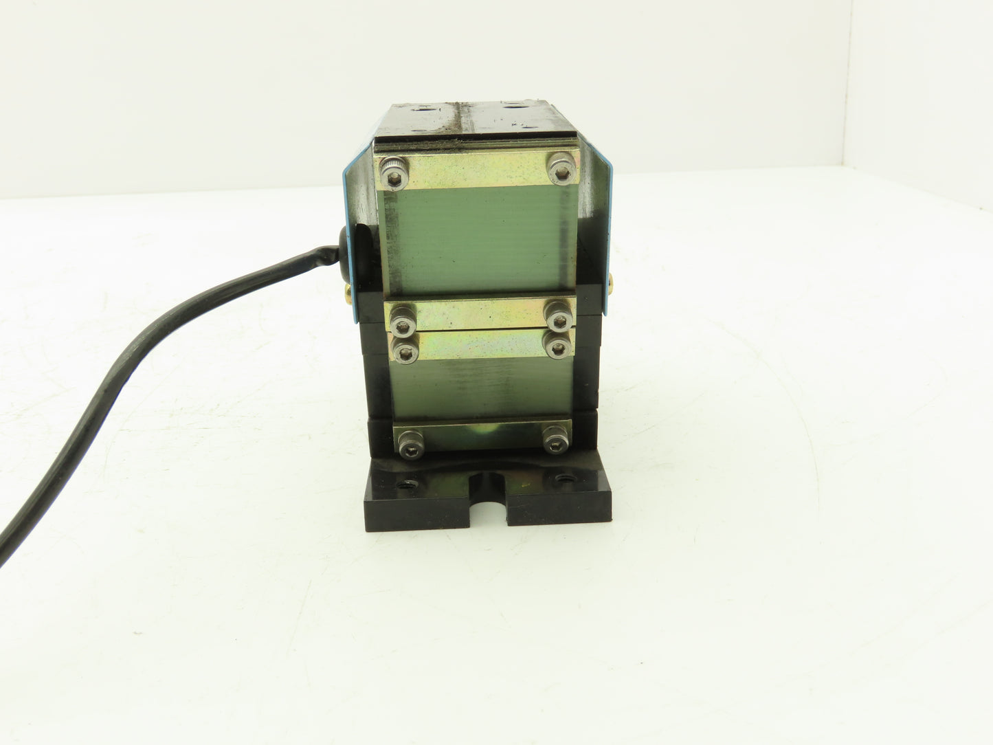 Osaka Seiko Small Parts Feeder Linear Conveyor Vibration Magnetic Motor 200V