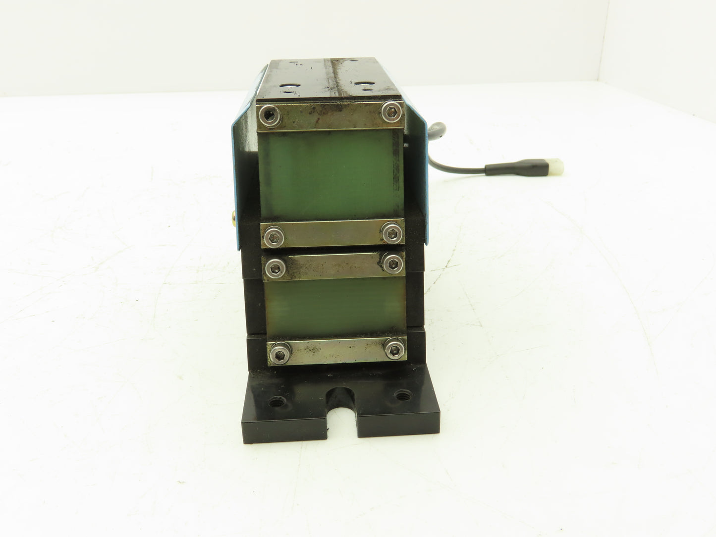 Osaka Seiko Small Parts Feeder Linear Conveyor Vibration Magnetic Motor 200V