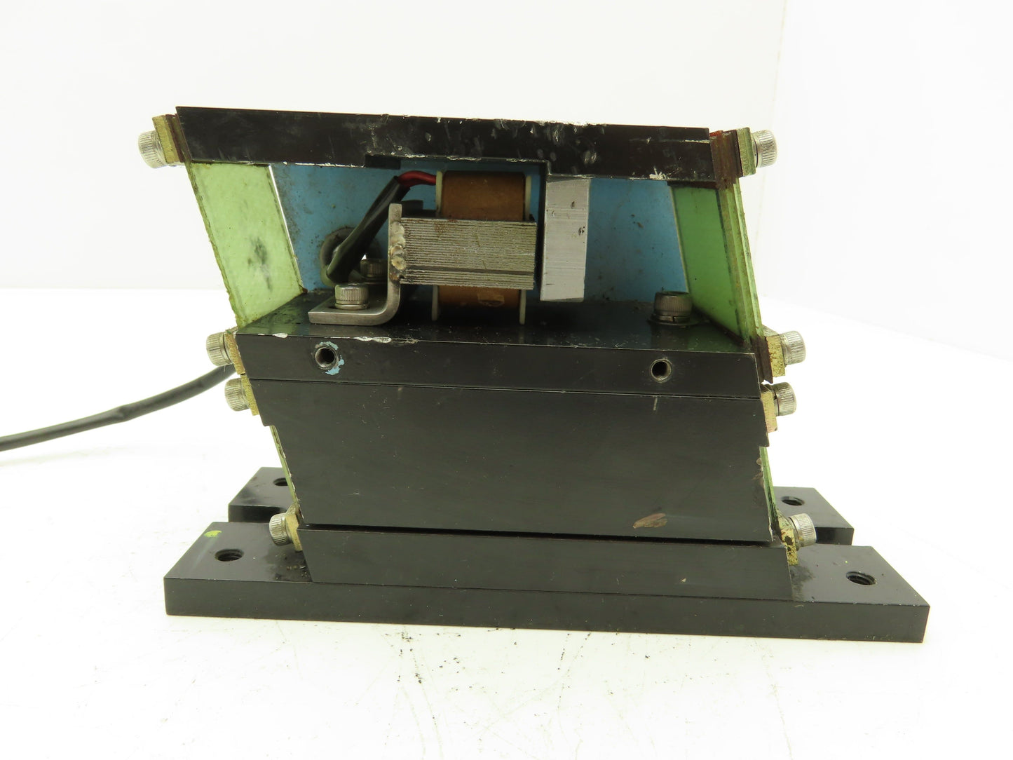 Osaka Seiko Small Parts Feeder Linear Conveyor Vibration Magnetic Motor 200V