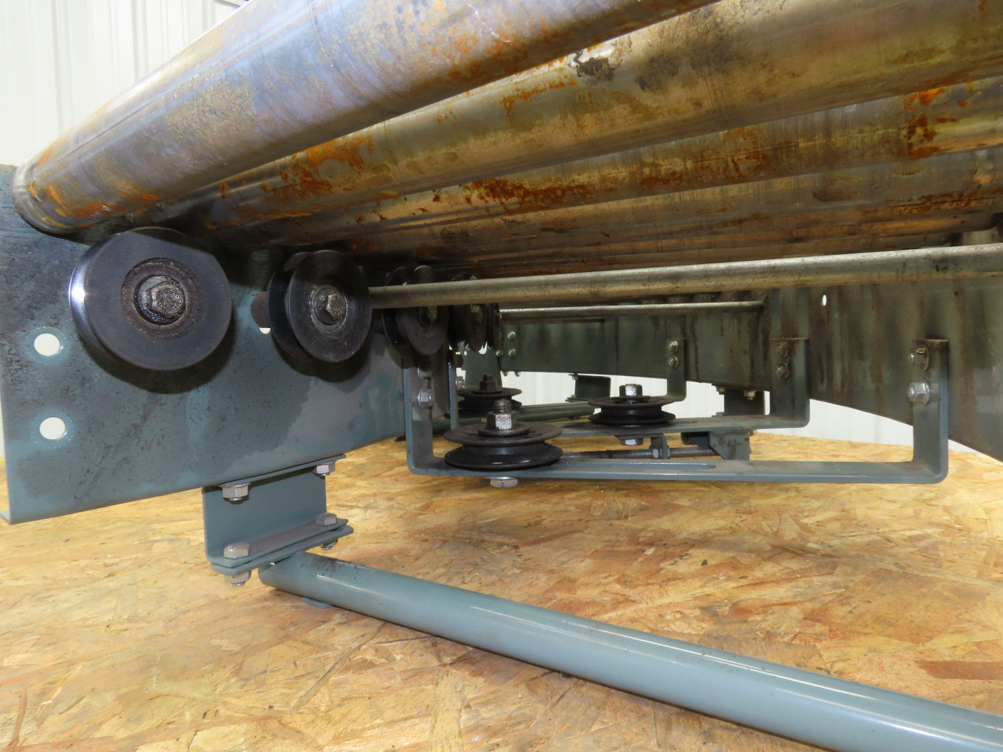 Hytrol 90° Curve Roller Conveyor 18"W 16"BF V-Belt Slave Drive 1-3/8" Roller