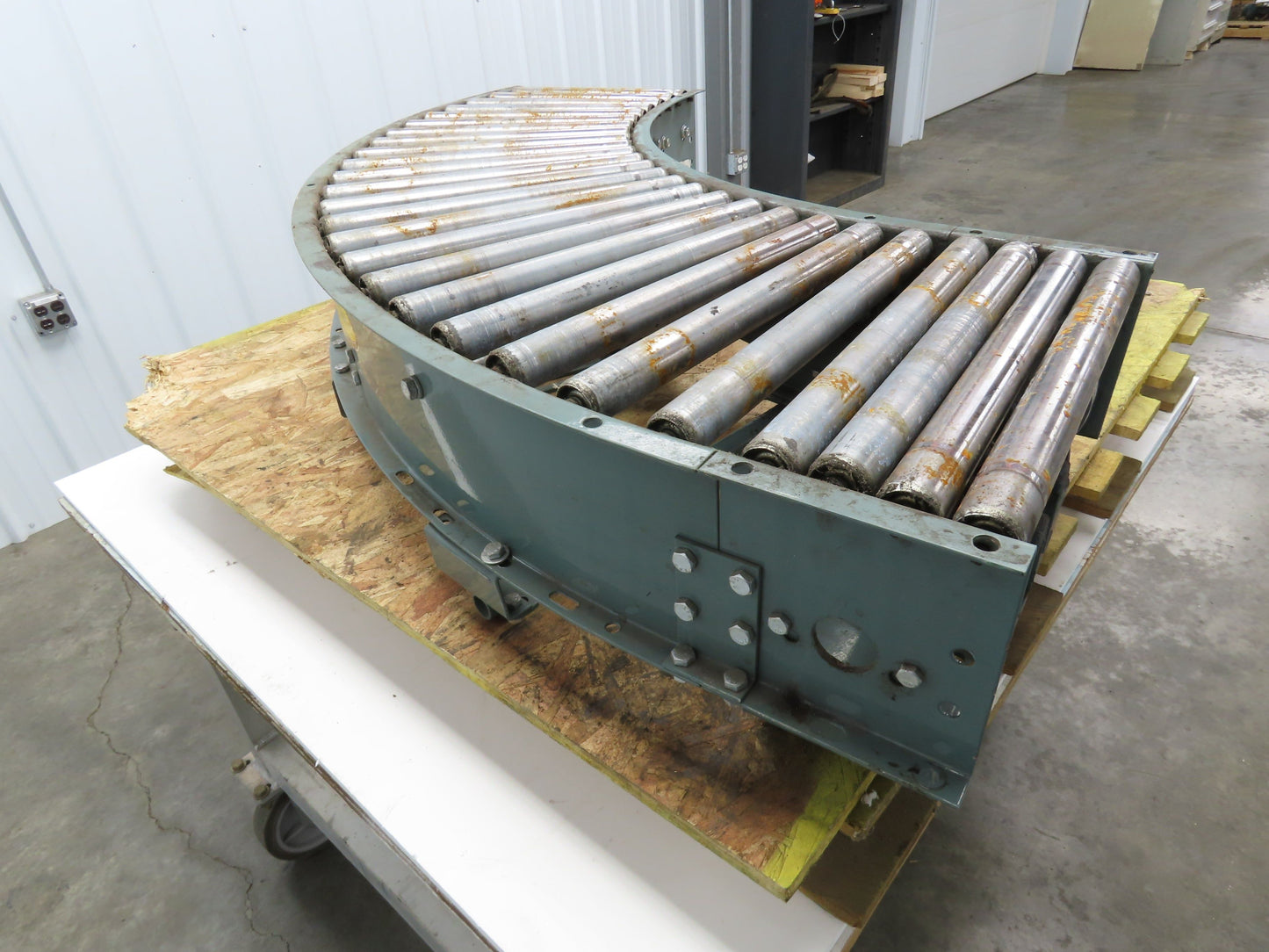 Hytrol 90° Curve Roller Conveyor 18"W 16"BF V-Belt Slave Drive 1-3/8" Roller